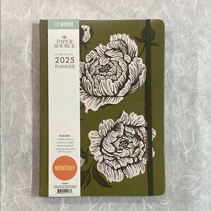 2025 Paper Source Vintage Floral Monthly Planner